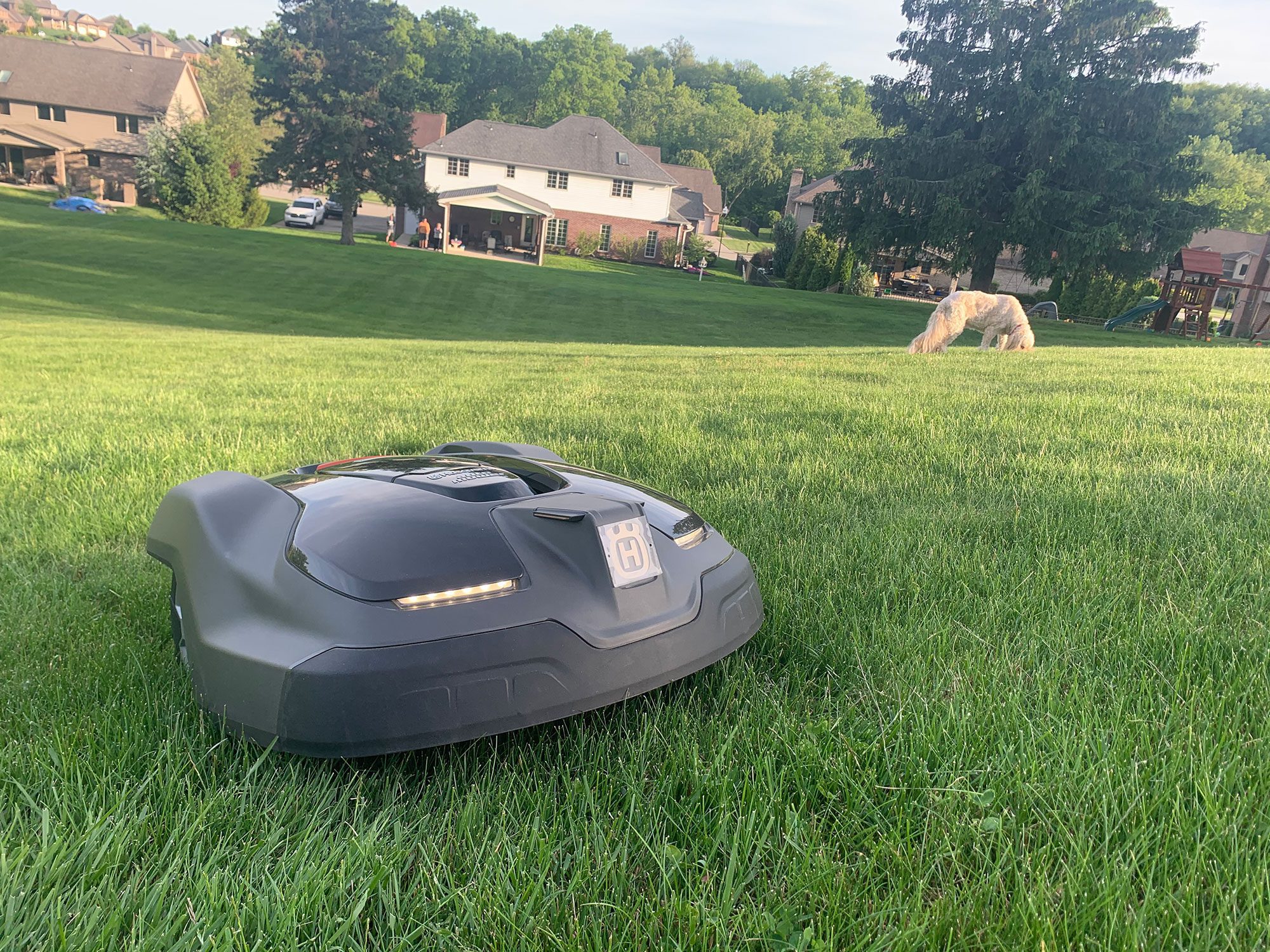 Pittsburgh, PA Lawn Looking Its Best With Automower® Innovative Technolog