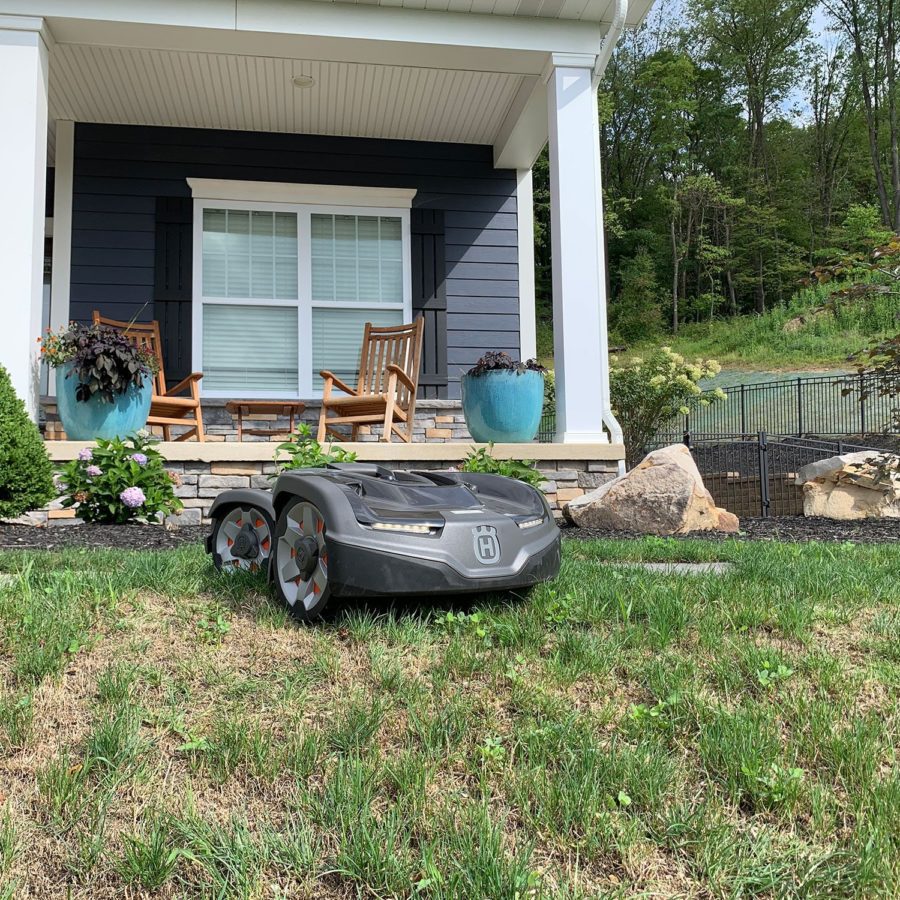 Pittsburgh, PA Lawn Looking Its Best With Automower® Innovative Technolog