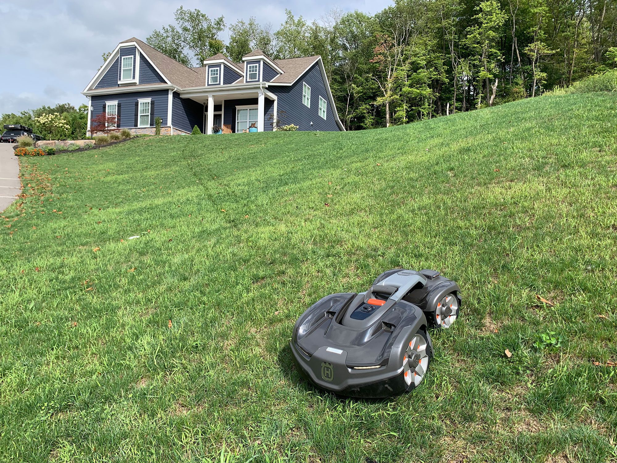 Pittsburgh, PA Lawn Looking Its Best With Automower® Innovative Technolog